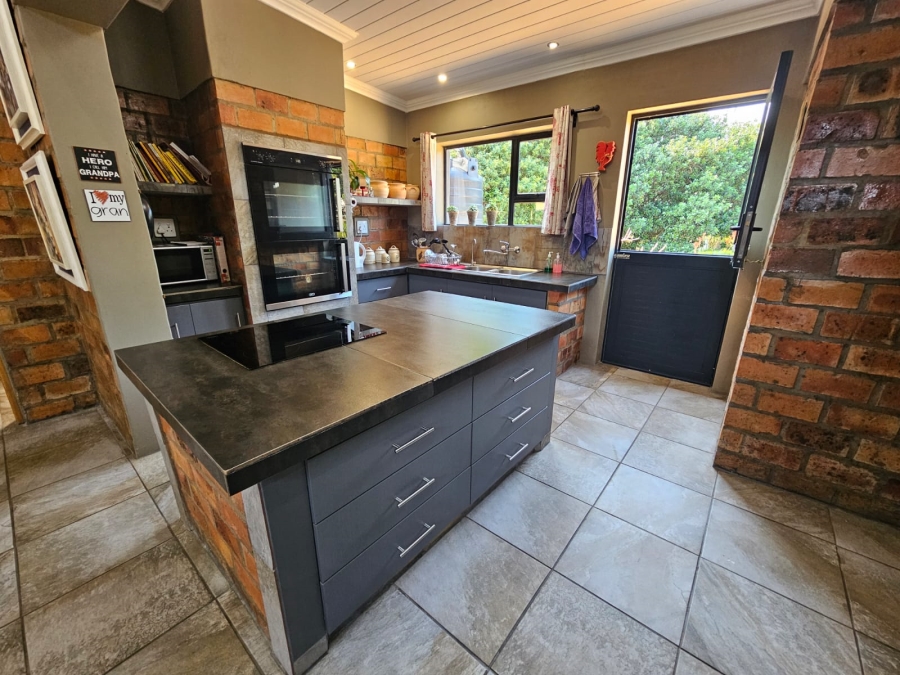 3 Bedroom Property for Sale in Stilbaai Wes Western Cape
